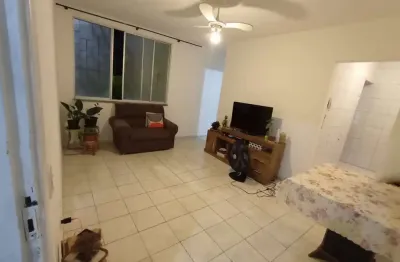Apartamento térreo, 2/4 a 10 minutos da unijorge paralela