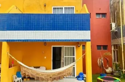 Casa em condomínio fechado com 3 quartos à venda na rua walter da silva maia, ipitanga, lauro de freitas, 160 m2 por r$ 700.000