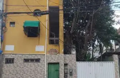 Mansão de 9 quartos e 8 banheiros à venda em 216 m²  na orla de salvador pituaçu