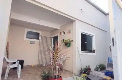 Casa com 2 quartos à venda na rua nilo peçanha, 267, vila praiana, lauro de freitas por r$ 180.000