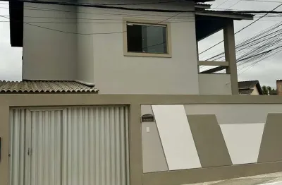Casa com 4 quartos à venda na rua milena ramone alencar ramos, ipitanga, lauro de freitas por r$ 670.000