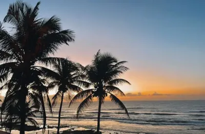 Casa em condomínio fechado com 3 quartos à venda na rua walter da silva maia, 730, ipitanga, lauro de freitas, 163 m2 por r$ 600.000