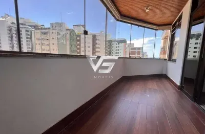 Apartamento no centro com 242m² privativos com 2 vagas livres + hobbox