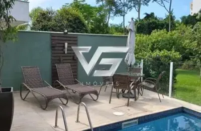 Casa alto padrão com 4 suítes em condomínio fechado