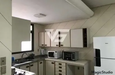 Casa no centro de florianopolis com 445 m² privativos 4 vagas garagem