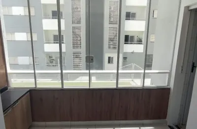 3 quartos (1 suíte), 79 m², todo climatizado e com planejados, sala integrada à sacada com cortina de vidro, 2 vagas cobertas, no araés, perto da tv centro américa.