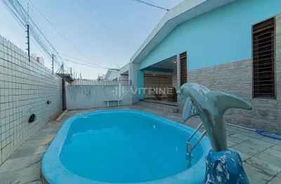 Grande casa à venda no 13 de maio – 4 quartos, piscina e ótima localização!