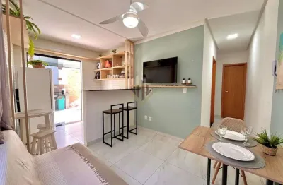 Apartamento térreo com piscina privativa e porteira fechada no cabo branco!