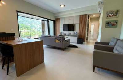Apartamento na enseada com 2 suítes,sala 2 ambientes,varanda gourmet com churrasqueira