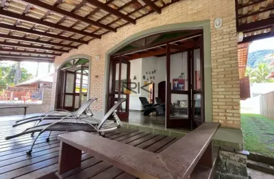 Casa em condominio fechado com 3 dormitórios,2 vagas de garagem,sala 2 ambientes