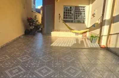Casa à venda no bairro estufa 1 com 2 dormitórios,sala de estar churrasqueira