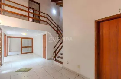 Casa em condomínio com 2 dormitórios suítes para alugar no bairro tristeza.