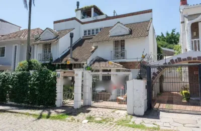 Casa residencial com 4 dormitórios, sendo 2 suíte com closet, no bairro auxiliadora