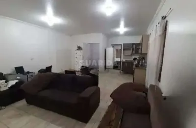 Casa residencial com 1 dormitório e 1 vaga de garagem, no bairro floresta