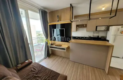 Apartamento totalmente mobiliado com 2 dormitórios, sendo 1 suíte, e 1 vaga de garagem no bairro humaitá