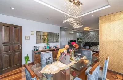 Casa residencial com 3 dormitórios, sendo 1 suíte, e 4 vagas de garagem no bairro cavalhada