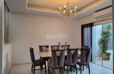 Casa com 3 dormitórios, sendo 1 suíte, e 4 vagas de garagem no bairro ecoville