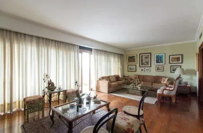 Apartamento com 3 dormitórios, sendo 1 suíte, e 2 vagas de garagem no bairro petrópolis