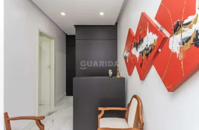 Conjunto comercial mobiliado com 1 vaga coberta no bairro menino deus!.