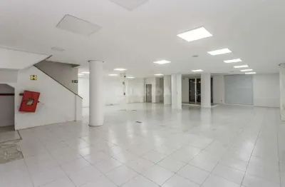 Loja comercial com área total de 504m², no bairro centro histórico.
