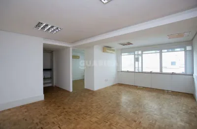 Sala comercial com 1 vaga de garagem, no bairro moinhos de vento