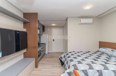 Loft mobiliado e com 1 vaga de garagem, no bairro mont serrat
