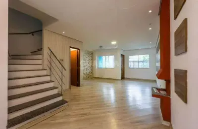 Casa com 3 dormitórios sendo 1 suíte para alugar no bairro hípica.