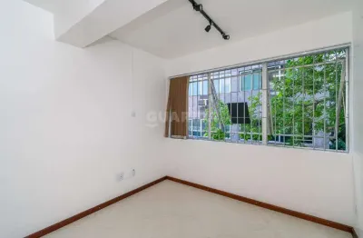 Sala comercial para alugar na Rua Tupi, Passo da Areia, Porto Alegre