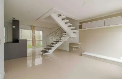 Casa em condomínio com cobertura e 3 dormitórios sendo 1 suíte para alugar no bairro glória.