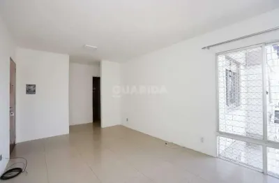 Apartamento de 2 dormitórios no bairro menino deus recém reformado!!