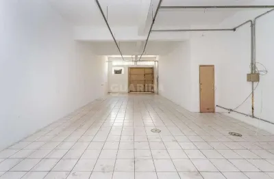 Loja comercial com 131m², quase na esquina com a av ipiranga, no bairro santana.