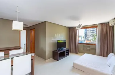 Apartamento semi mobiliado de 2 dormitórios, sendo 1 suíte no bairro bela vista, com vaga coberta e churrasqueira interna!!