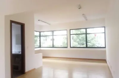 Sala comercial para alugar na Avenida Padre Cacique, Menino Deus, Porto Alegre