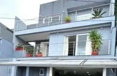 Casa residencial com 4 dormitórios, sendo 1 suíte, para alugar no bairro alto petrópolis - porto alegre/rs