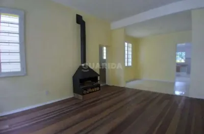 Casa comercial com 5 salas e 120m² no bairro partenon
