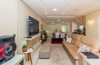 Casa residencial com pátio, 4 dormitórios, 2 vagas de garagem, no bairro partenon - porto alegre/rs