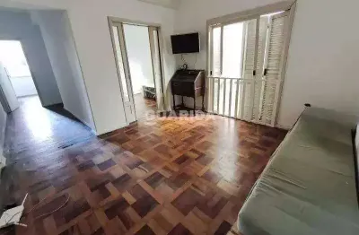 Alugue um espaçoso apartamento de 3 dormitórios no coração do centro histórico!