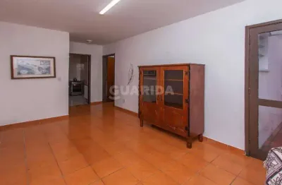 Amplo apartamento com 2 quartos no bairro petrópolis - porto alegre/rs
