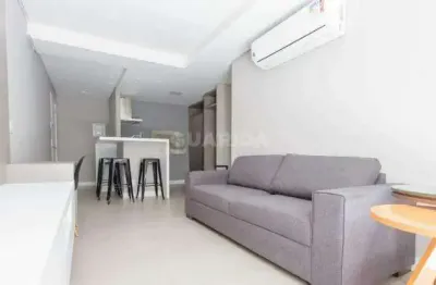 Apartamento totalmente mobiliado com 1 dormitório e 1 vaga no bairro petrópolis!