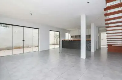 Casa com 3 dormitórios e 4 vagas de garagem no bairro chácara das pedras