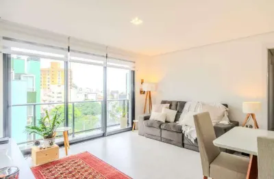 Apartamento mobiliado com 2 dormitórios e 2 vagas de garagem, no bairro menino deus