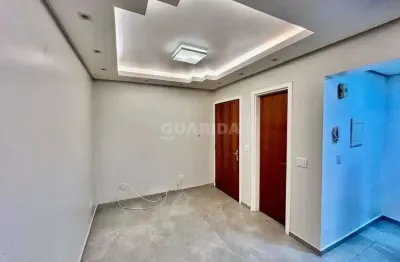Apartamento com 2 dormitórios para alugar no bairro cidade baixa.