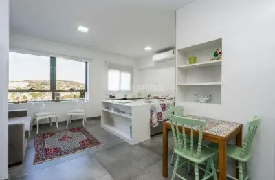 Loft mobiliado para locação em porto alegre, em andar alto com bela vista!