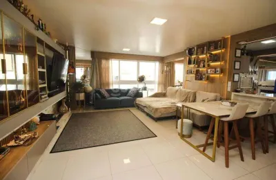 Apartamento mobiliado com 3 dormitórios, sendo 1 suíte, para alugar no bairro cristal.