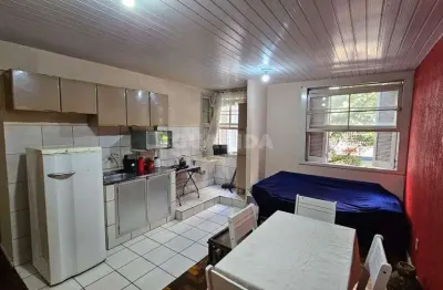 Apartamento mobiliado de 2 dormitórios no bairro centro histórico.