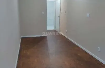 Apartamento de 1 dormitório no bairro cidade baixa.
