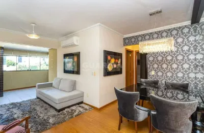 Apartamento de 2 dormitórios, mobiliado com sacada, churrasqueira, no bairro petrópolis, com vaga!