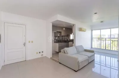 Apartamento semi mobiliado com 2 dormitório, sendo 1 suíte e 2 vagas no bairro central park.