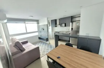 Apartamento mobiliado com 1 dormitório no bairro petrópolis.