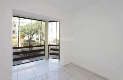 Apartamento de 1 dormitório no bairro partenon, com sacada!